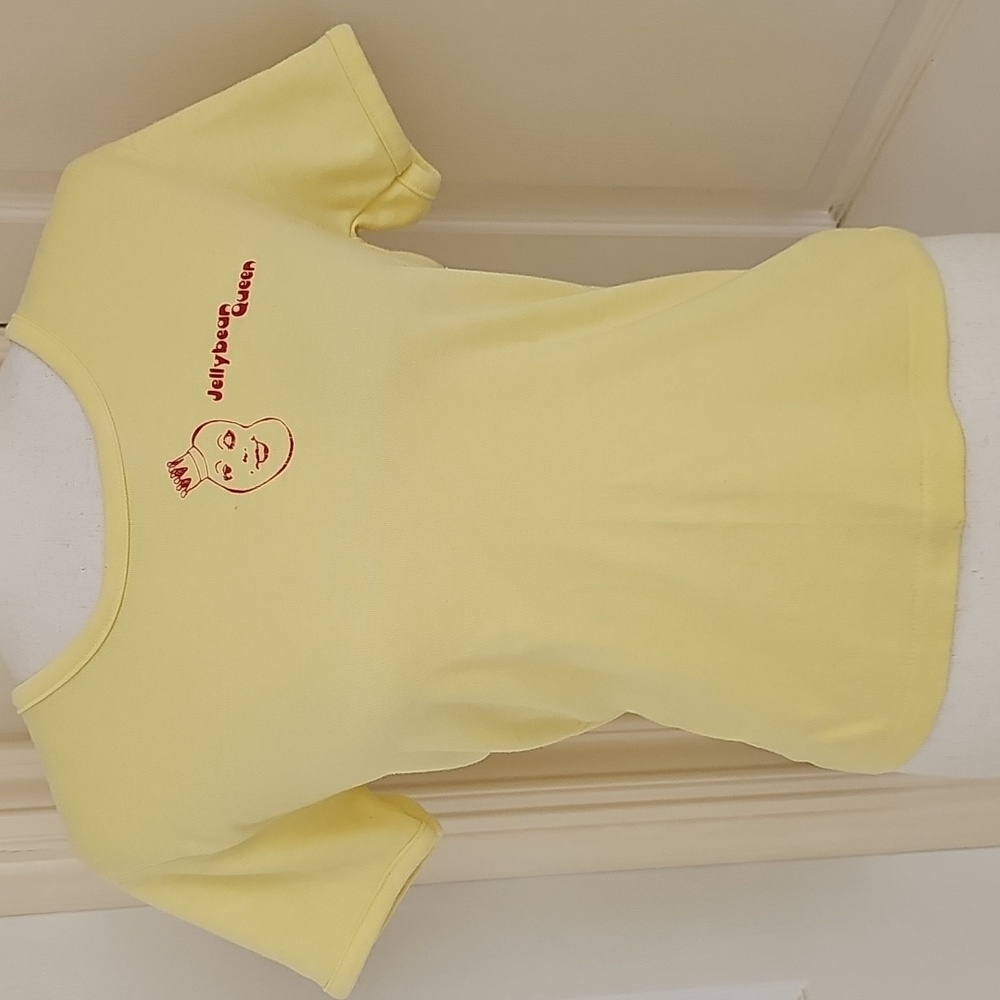 Vintage Hanes Designer Tee – Jellybean Queen Graphic – Size Large (Runs small)